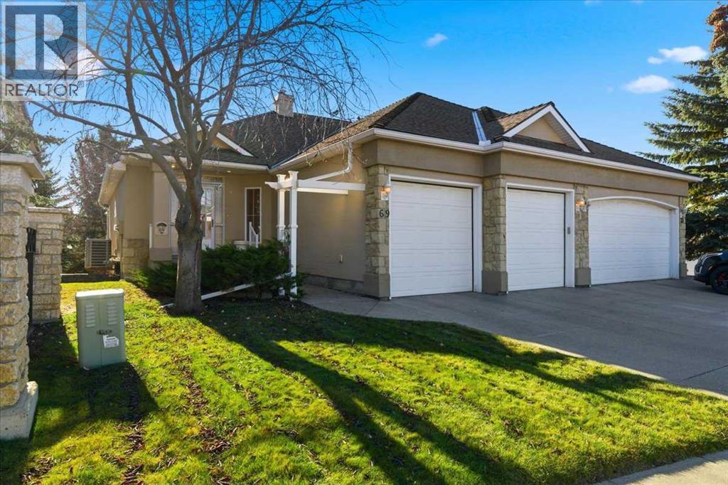 Single Family House Bungalow for Sale in  Scimitar Point NW Scenic Acres Calgary 