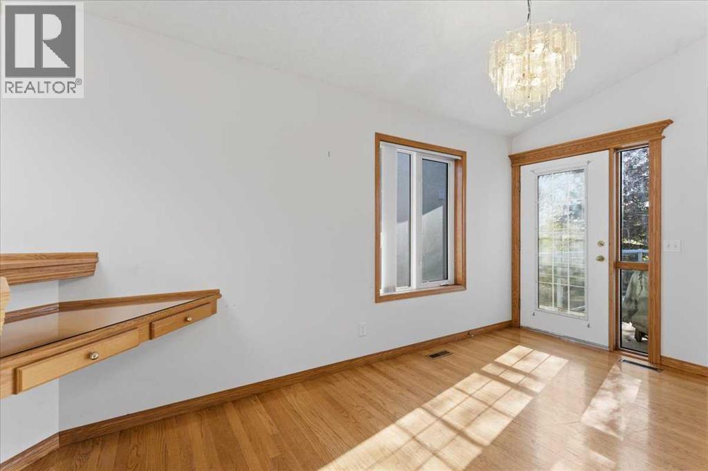 Single Family House Bungalow for Sale in  Scimitar Point NW Scenic Acres Calgary 