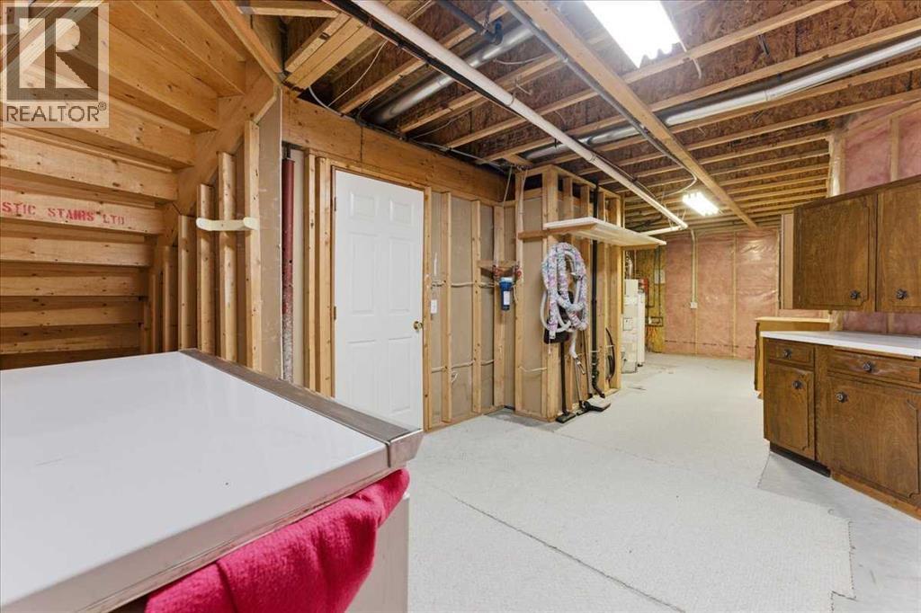 Single Family House Bungalow for Sale in  Scimitar Point NW Scenic Acres Calgary 