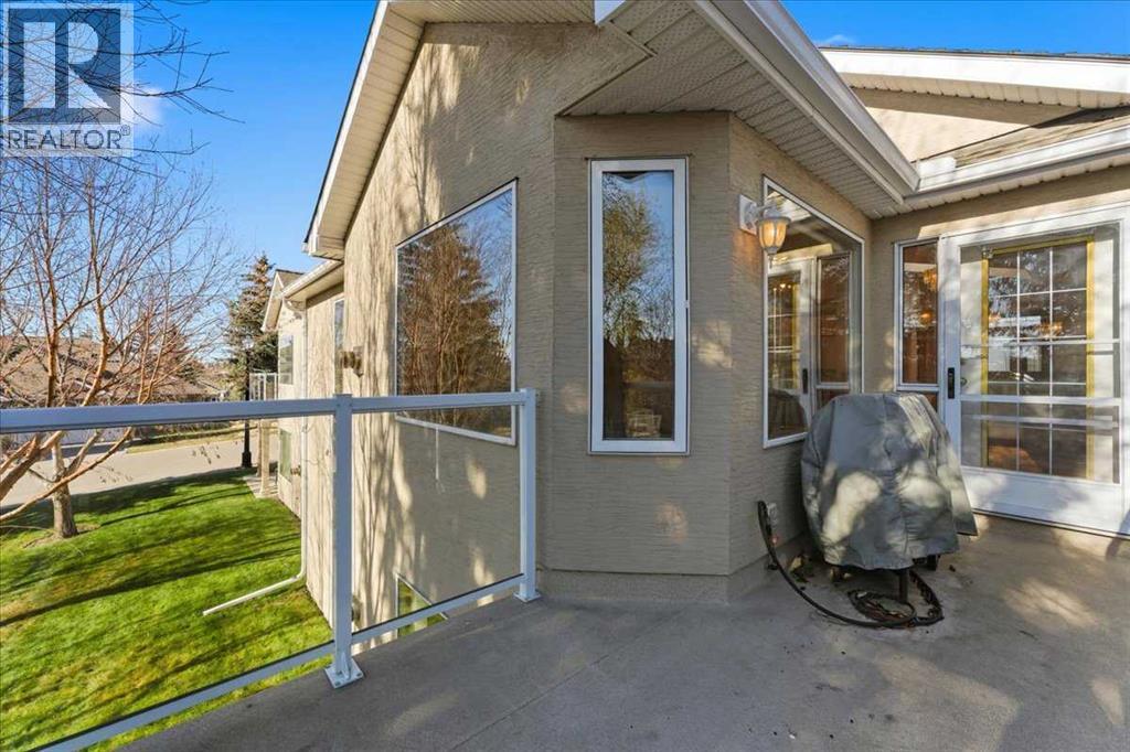 Single Family House Bungalow for Sale in  Scimitar Point NW Scenic Acres Calgary 
