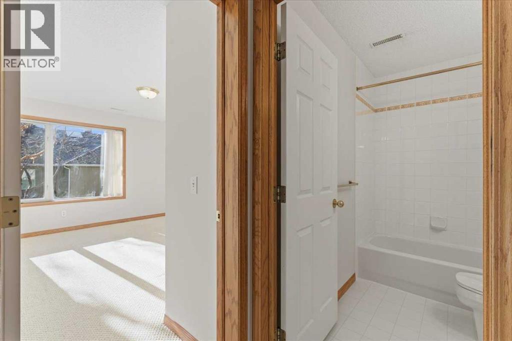 Single Family House Bungalow for Sale in  Scimitar Point NW Scenic Acres Calgary 