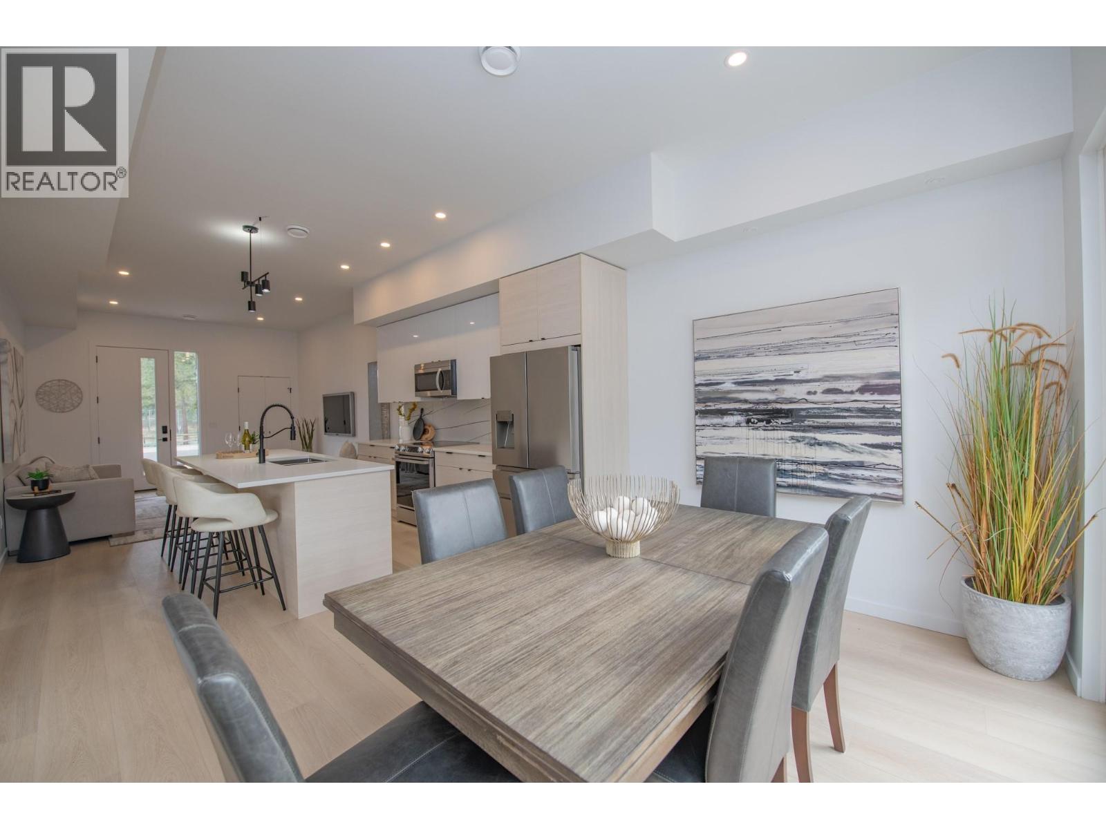 3 9188 Tronson Road, Vernon