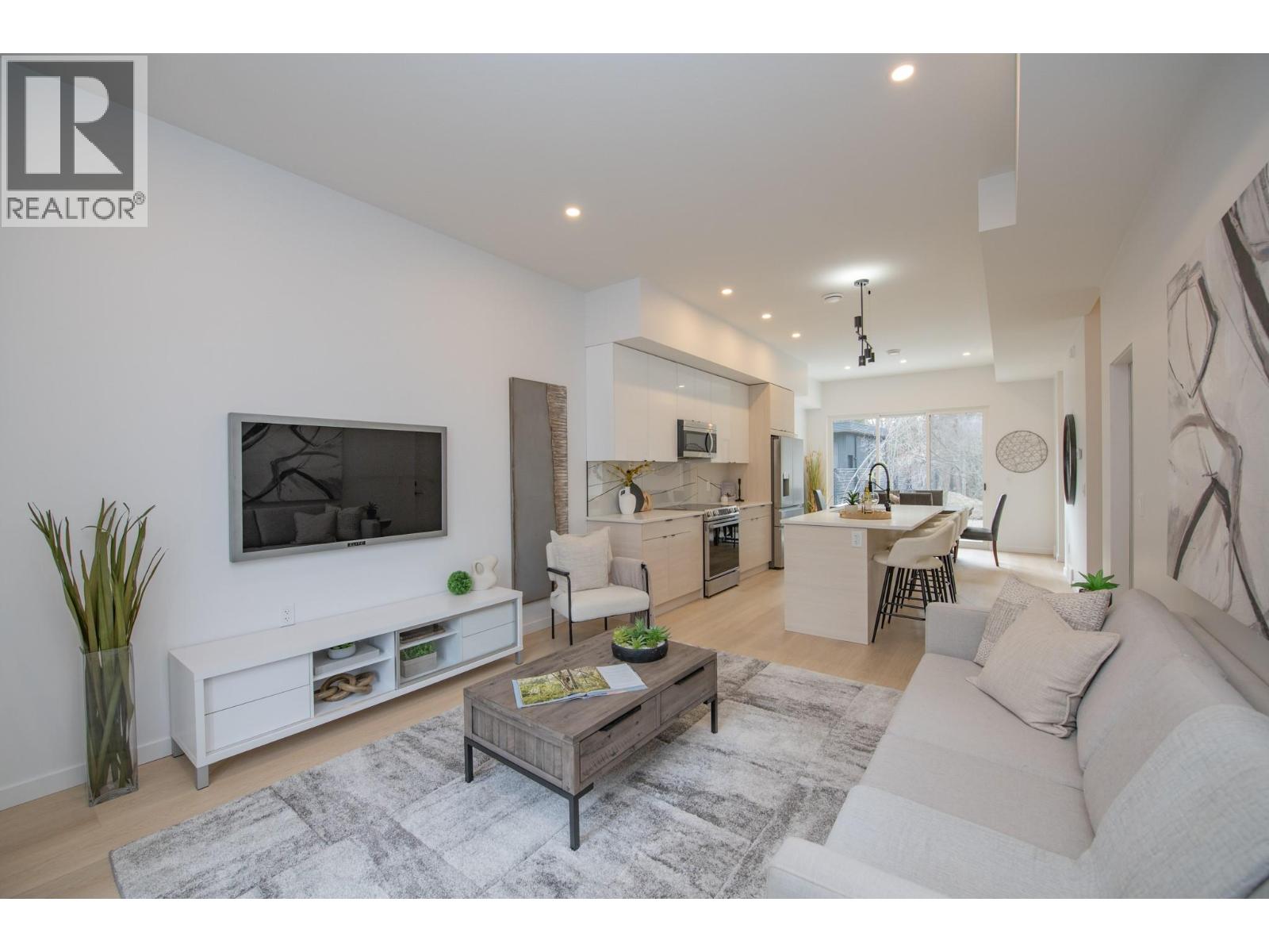 5 9188 Tronson Road, Vernon