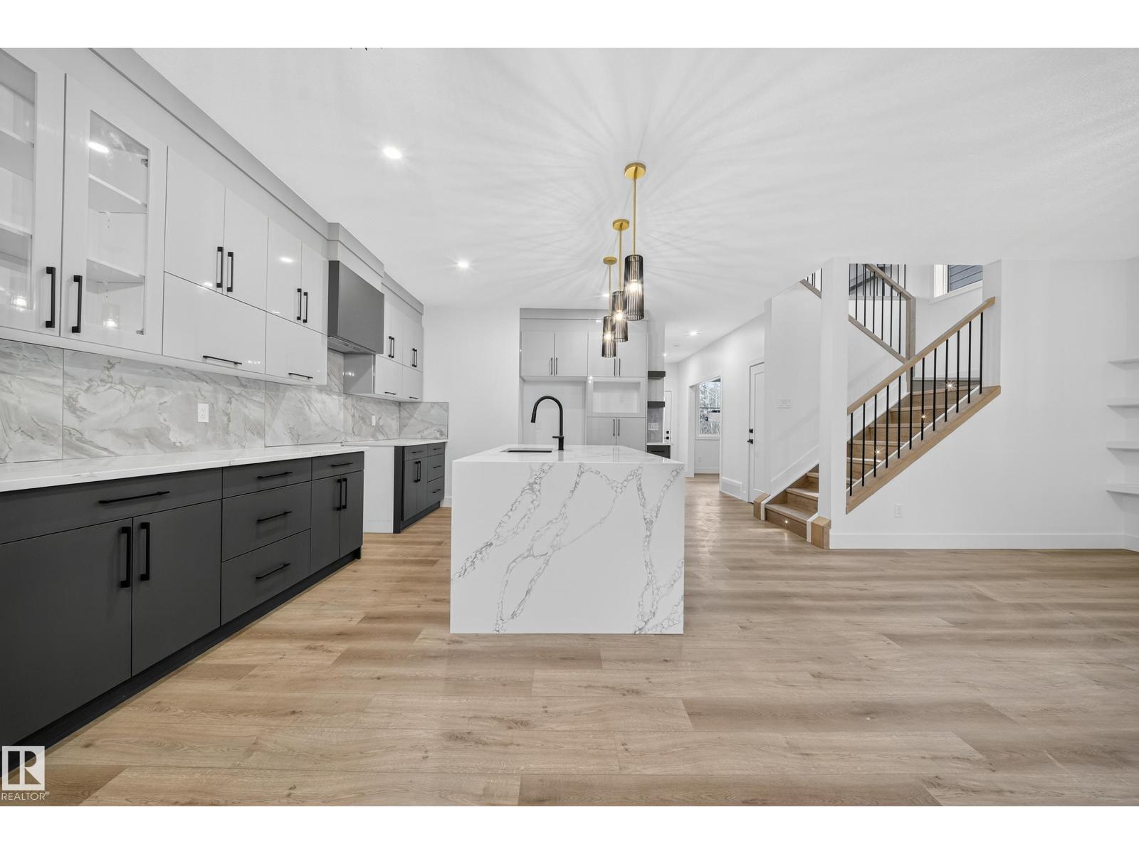 6117 CRAWFORD DR SW, Edmonton