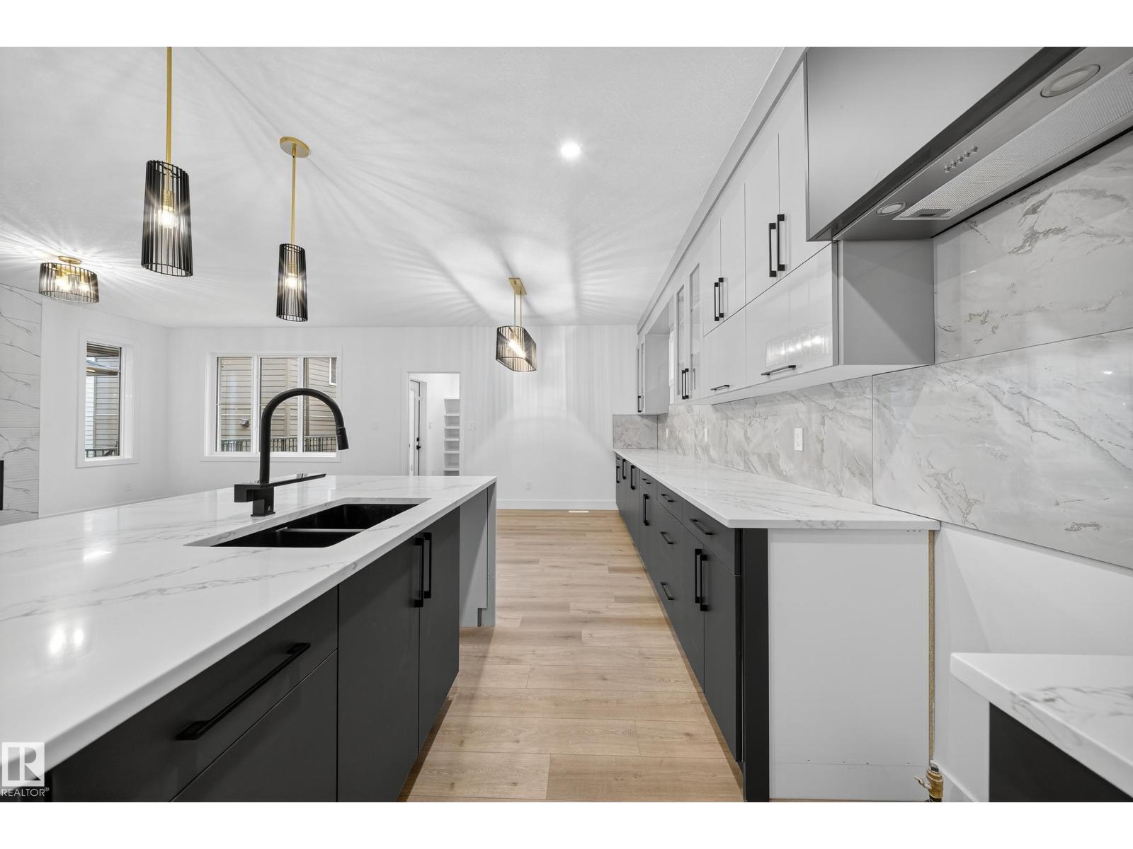 6117 CRAWFORD DR SW, Edmonton