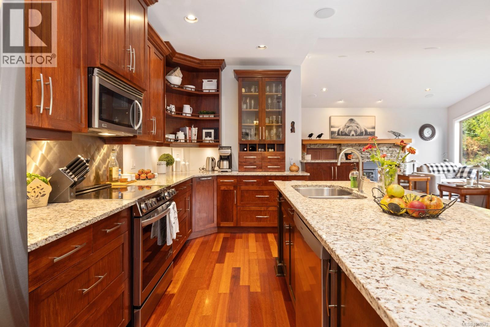 571 MEREDITH RD - 25