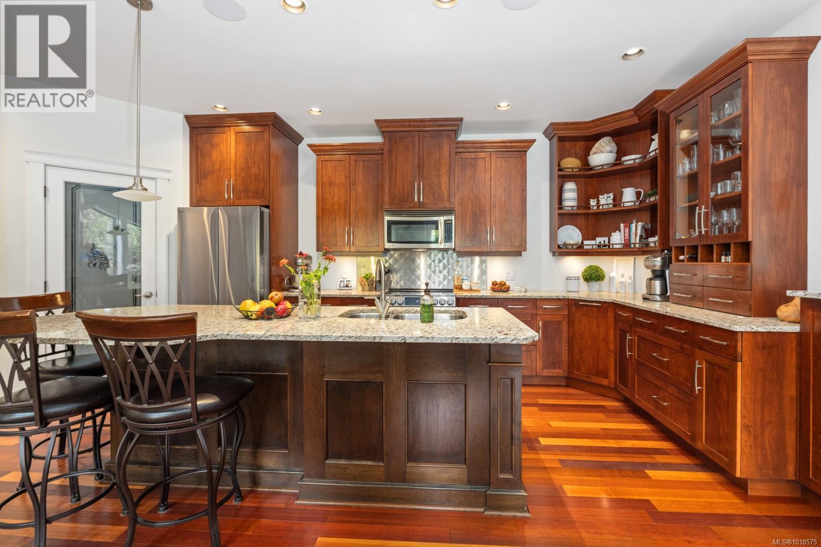 571 MEREDITH RD - 31