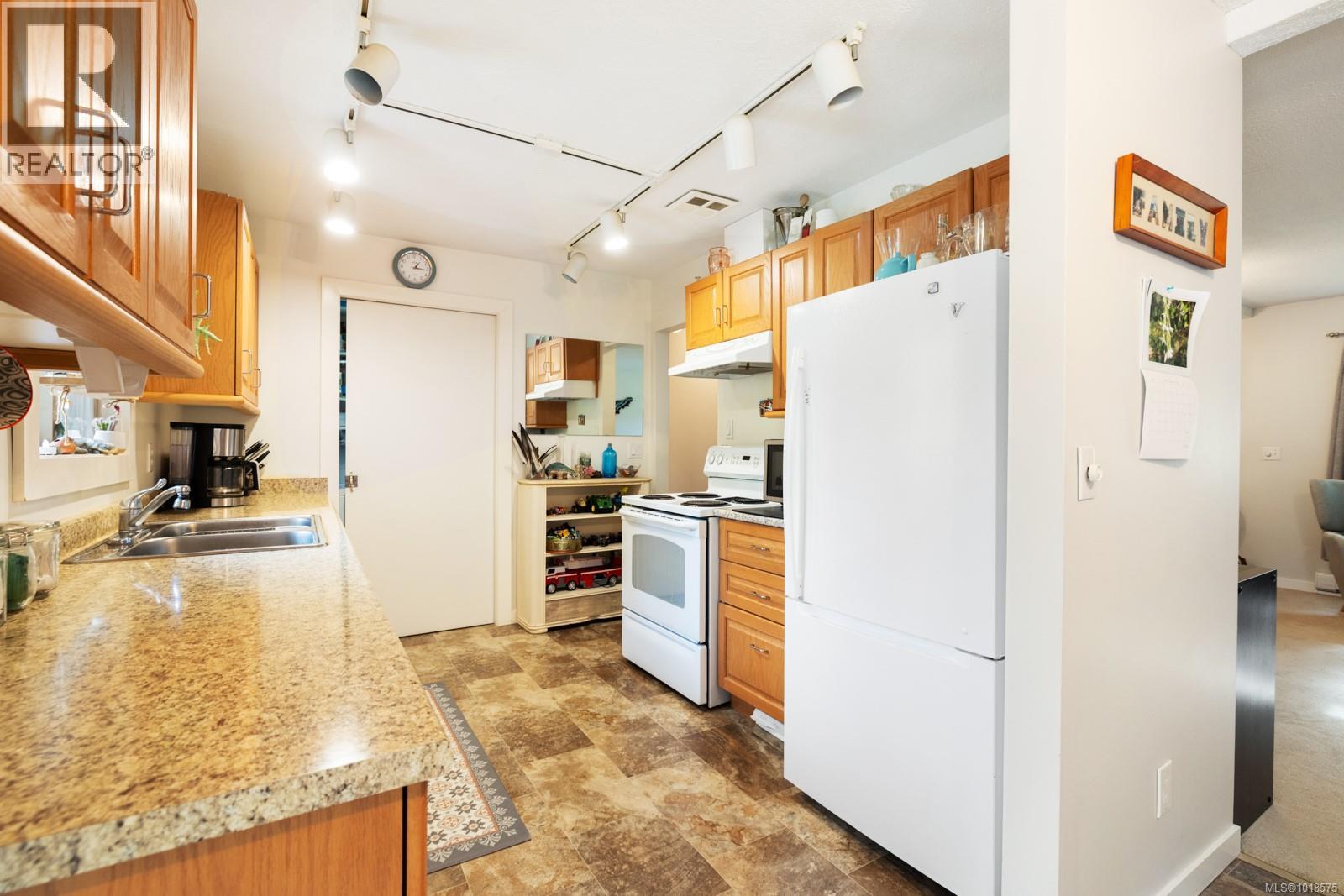 571 MEREDITH RD - 41