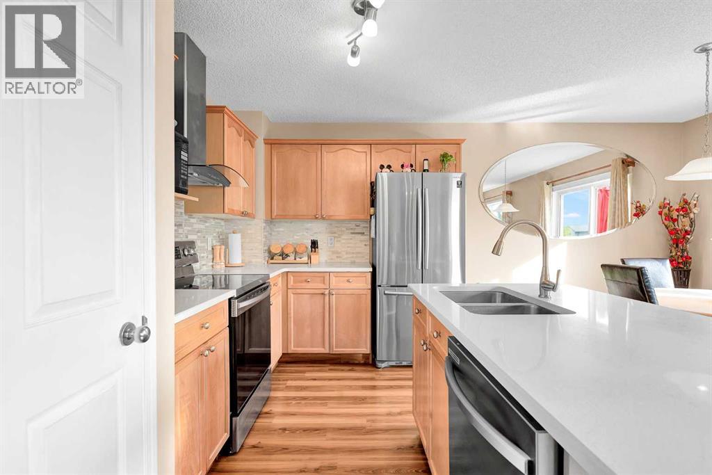 Single Family House for Sale in  Evermeadow Road SW Evergreen Calgary 