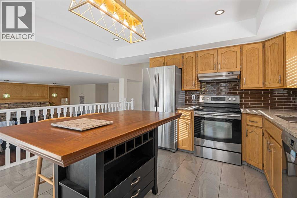 Single Family House 4 Level for Sale in  Macewan Meadow Way NW MacEwan Glen Calgary 