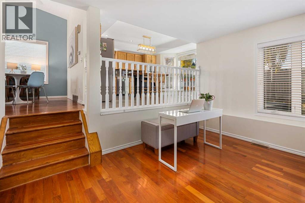 Single Family House 4 Level for Sale in  Macewan Meadow Way NW MacEwan Glen Calgary 