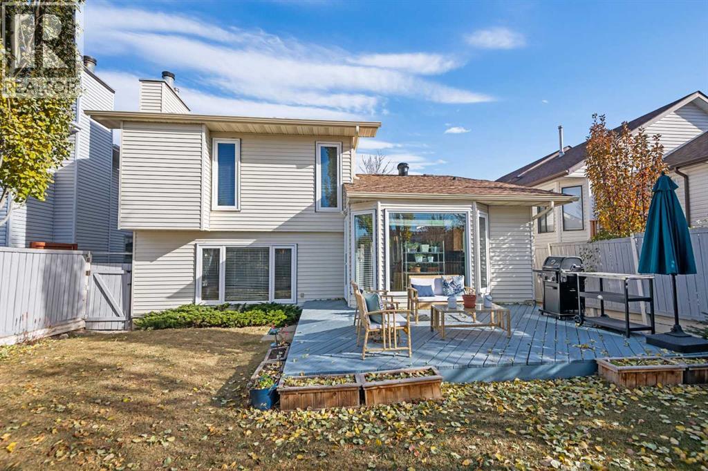 Single Family House 4 Level for Sale in  Macewan Meadow Way NW MacEwan Glen Calgary 