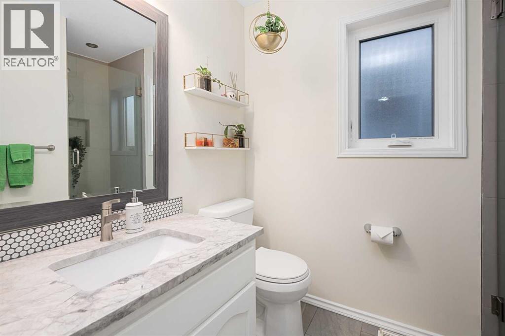 Single Family House 4 Level for Sale in  Macewan Meadow Way NW MacEwan Glen Calgary 