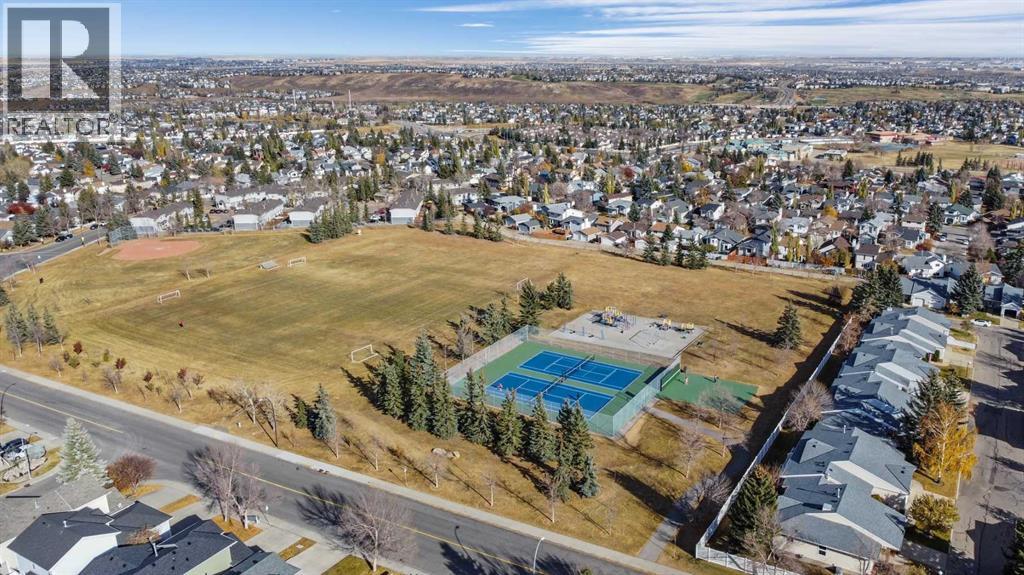 Single Family House 4 Level for Sale in  Macewan Meadow Way NW MacEwan Glen Calgary 