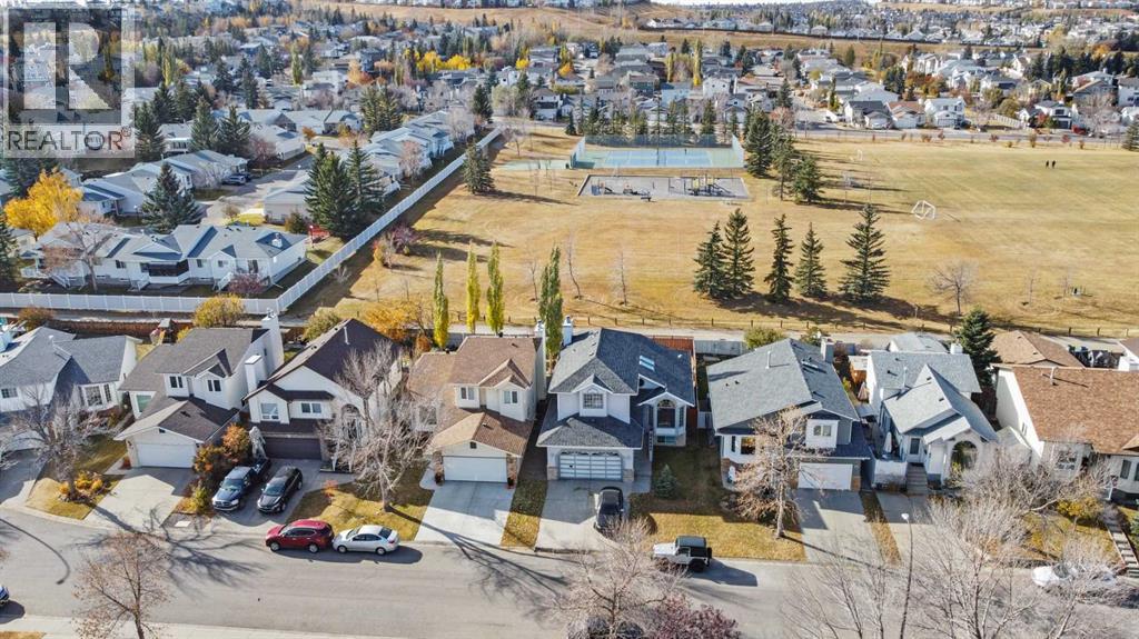 Single Family House 4 Level for Sale in  Macewan Meadow Way NW MacEwan Glen Calgary 