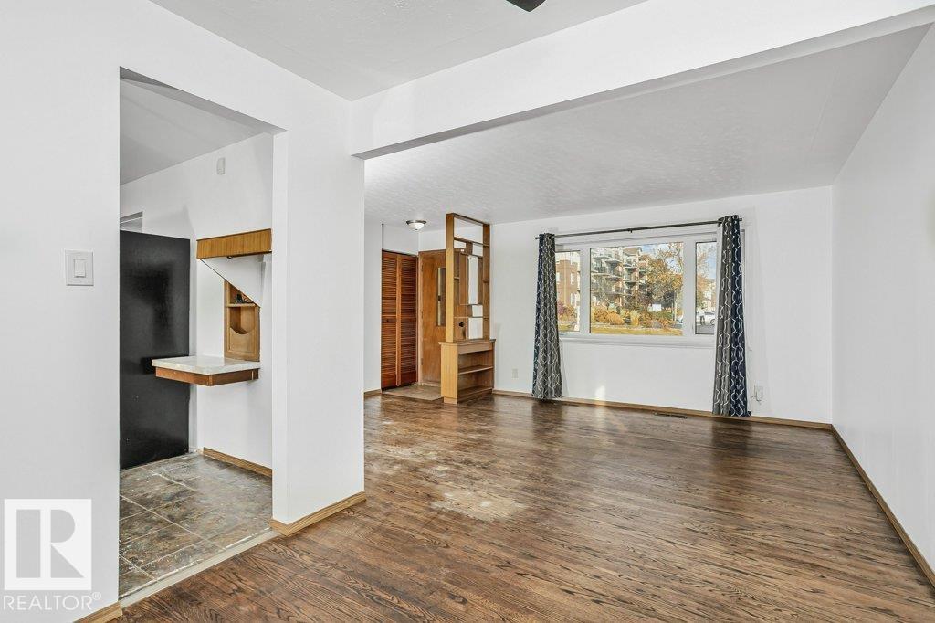 Single Family House Bungalow for Sale in   AV NW Edmonton 