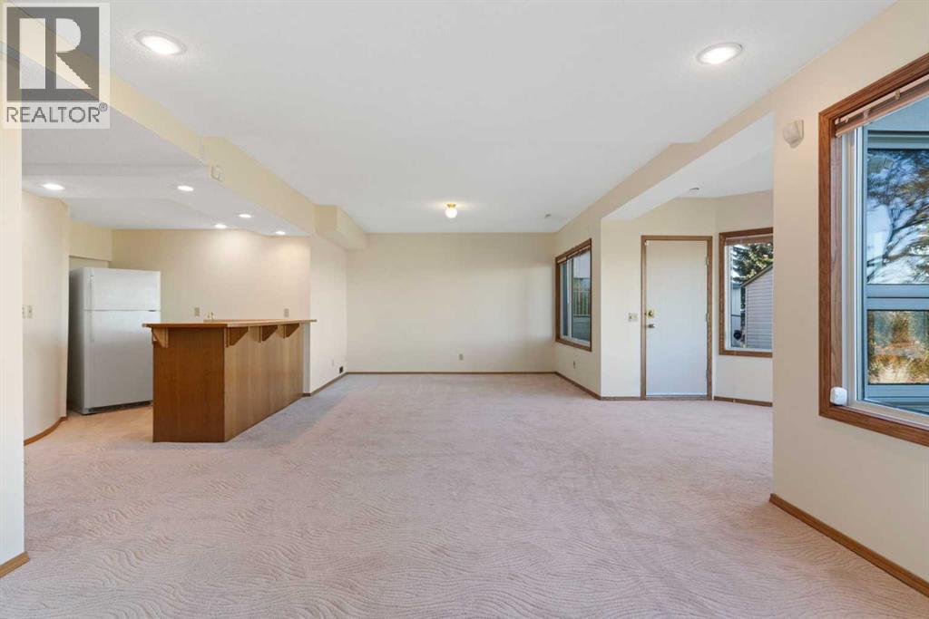 Single Family House for Sale in  Edenstone View NW Edgemont Calgary 