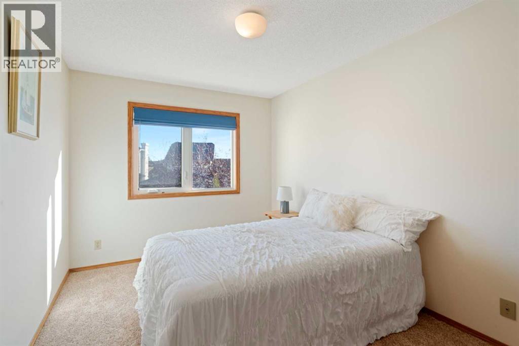 Single Family House for Sale in  Edenstone View NW Edgemont Calgary 