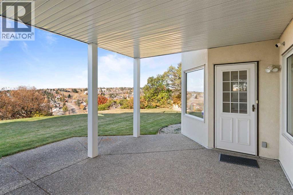 Single Family House for Sale in  Edenstone View NW Edgemont Calgary 