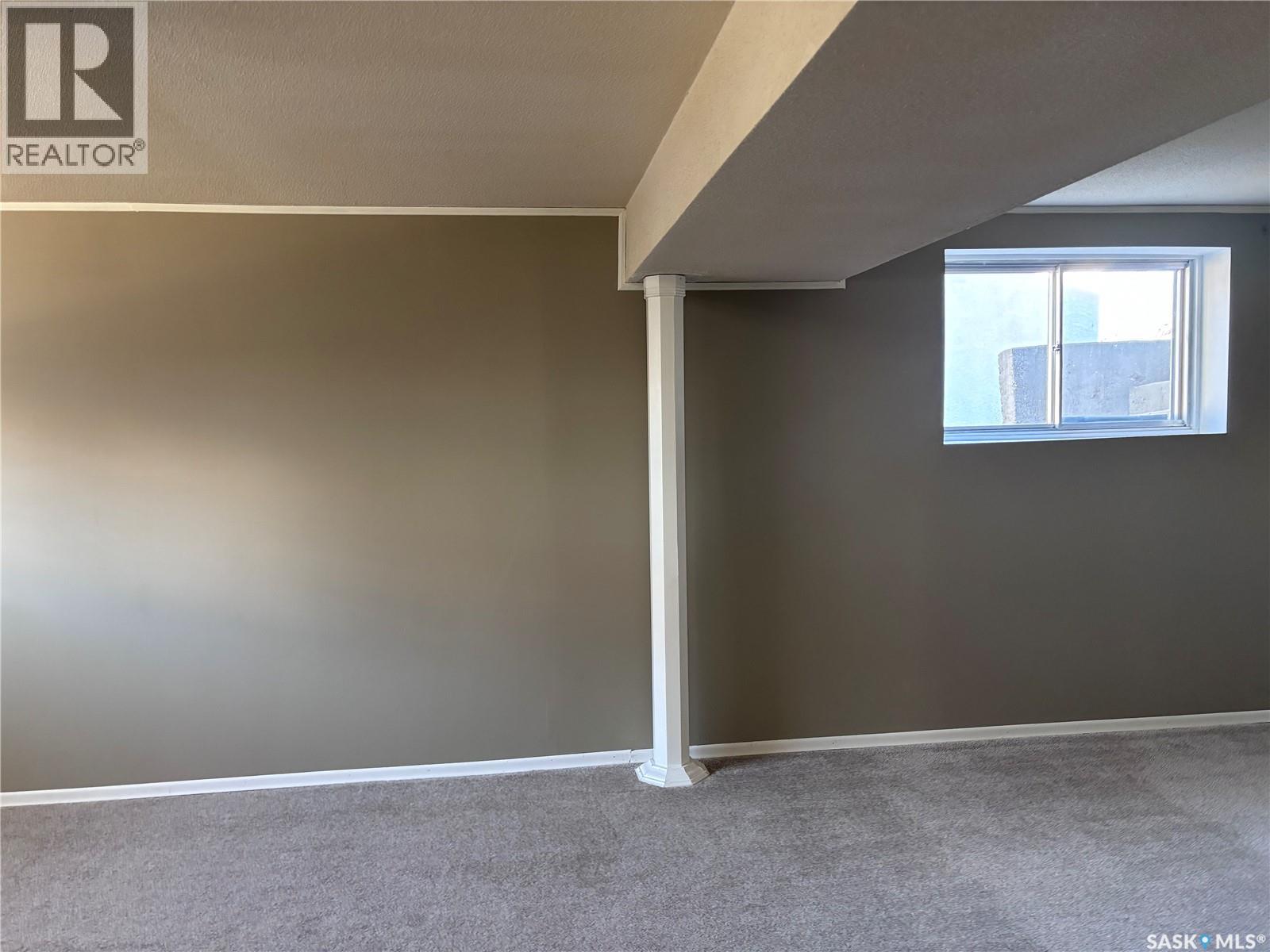 Single Family House Bi-level for Sale in  th AVENUE NE Swift Current 