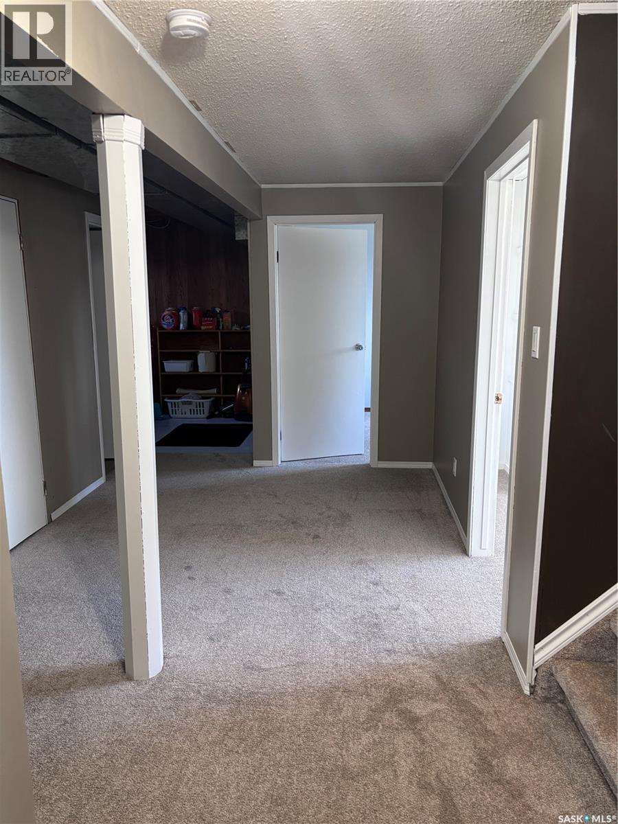 Single Family House Bi-level for Sale in  th AVENUE NE Swift Current 