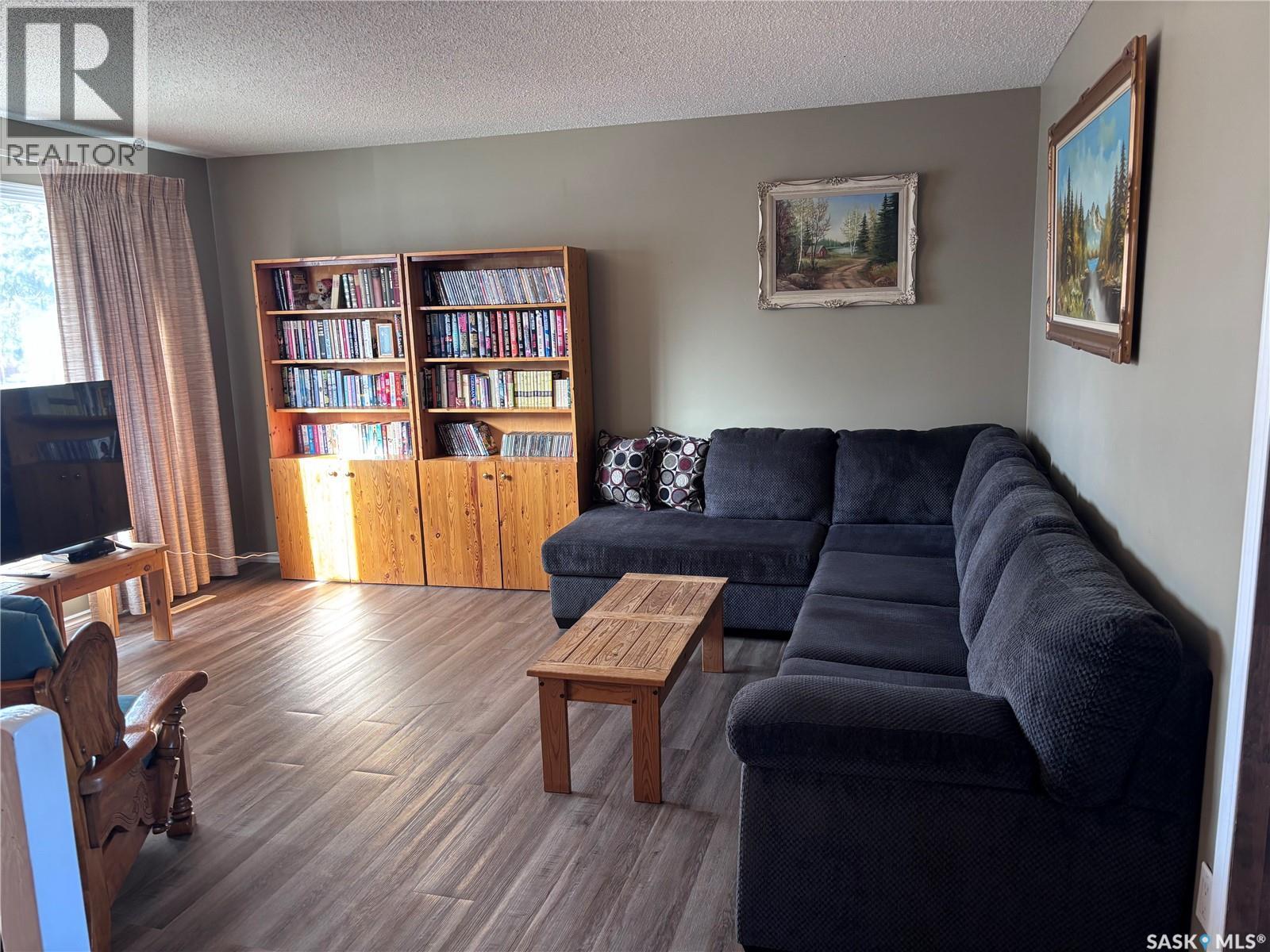 Single Family House Bi-level for Sale in  th AVENUE NE Swift Current 