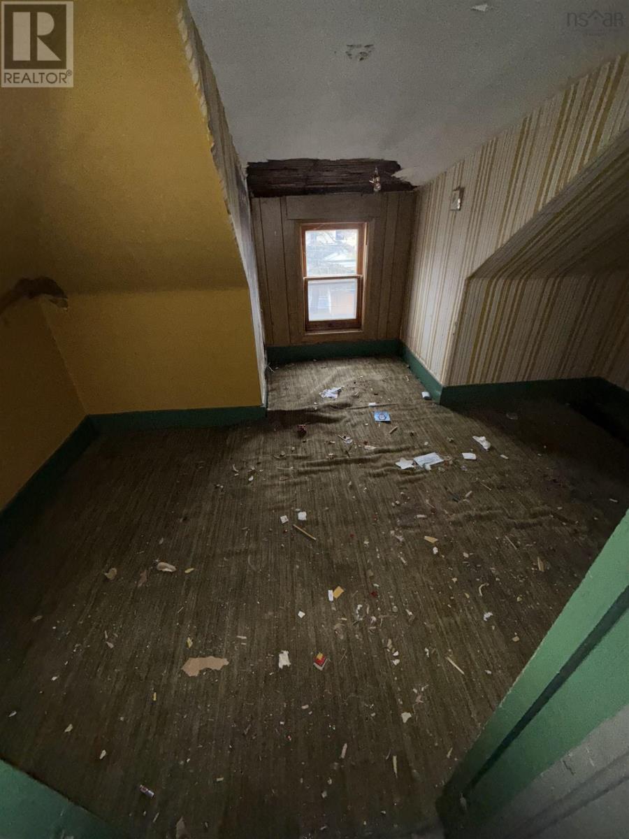 Property 27 of 27 of 477 Townsand Street