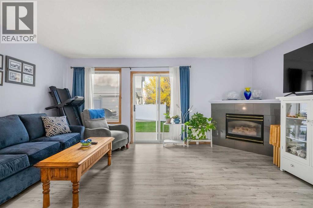 Single Family House 3 Level for Sale in  Somervale Park SW Somerset Calgary 