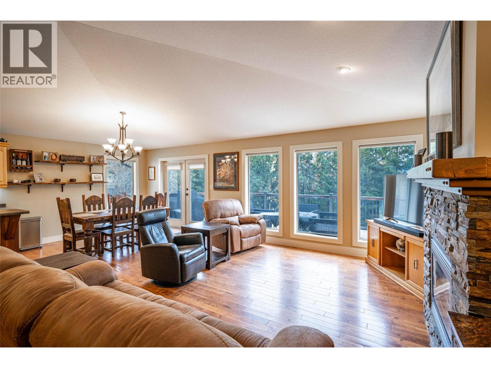 1701 MOUNTAIN VIEW AVENUE - 13