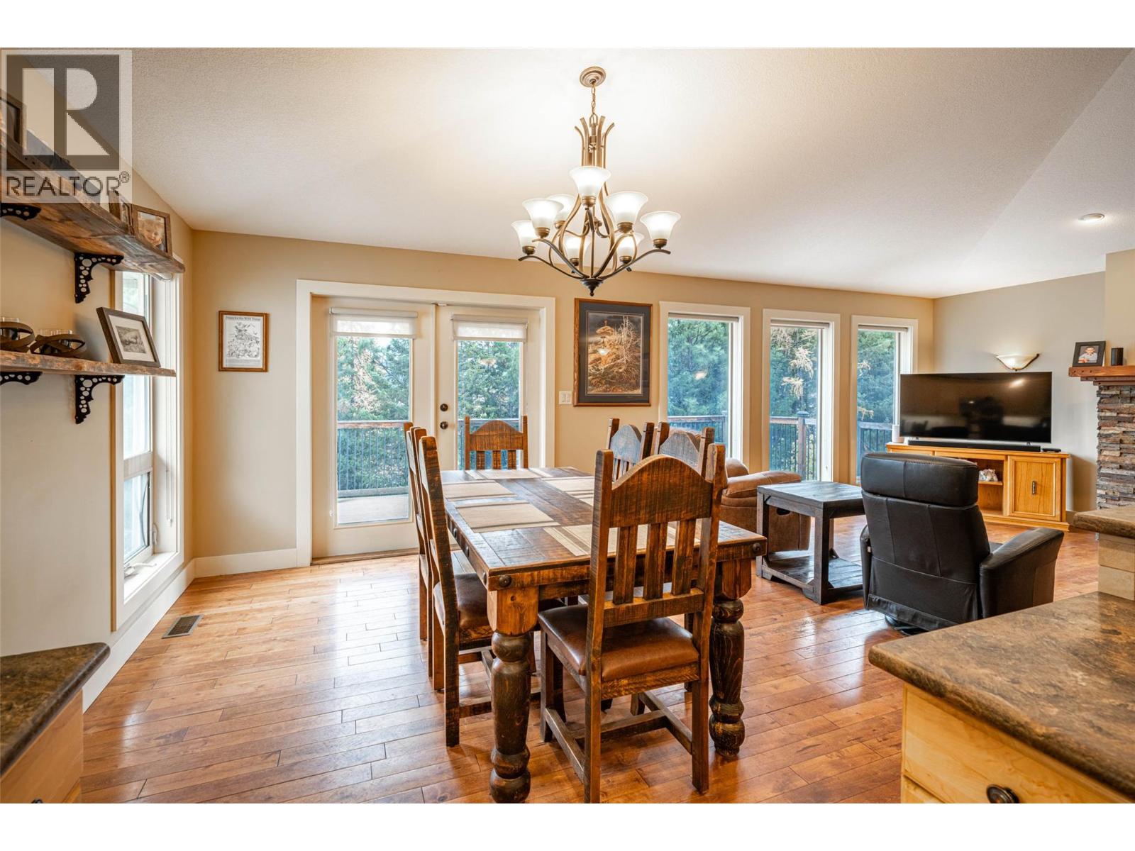 1701 MOUNTAIN VIEW AVENUE - 7