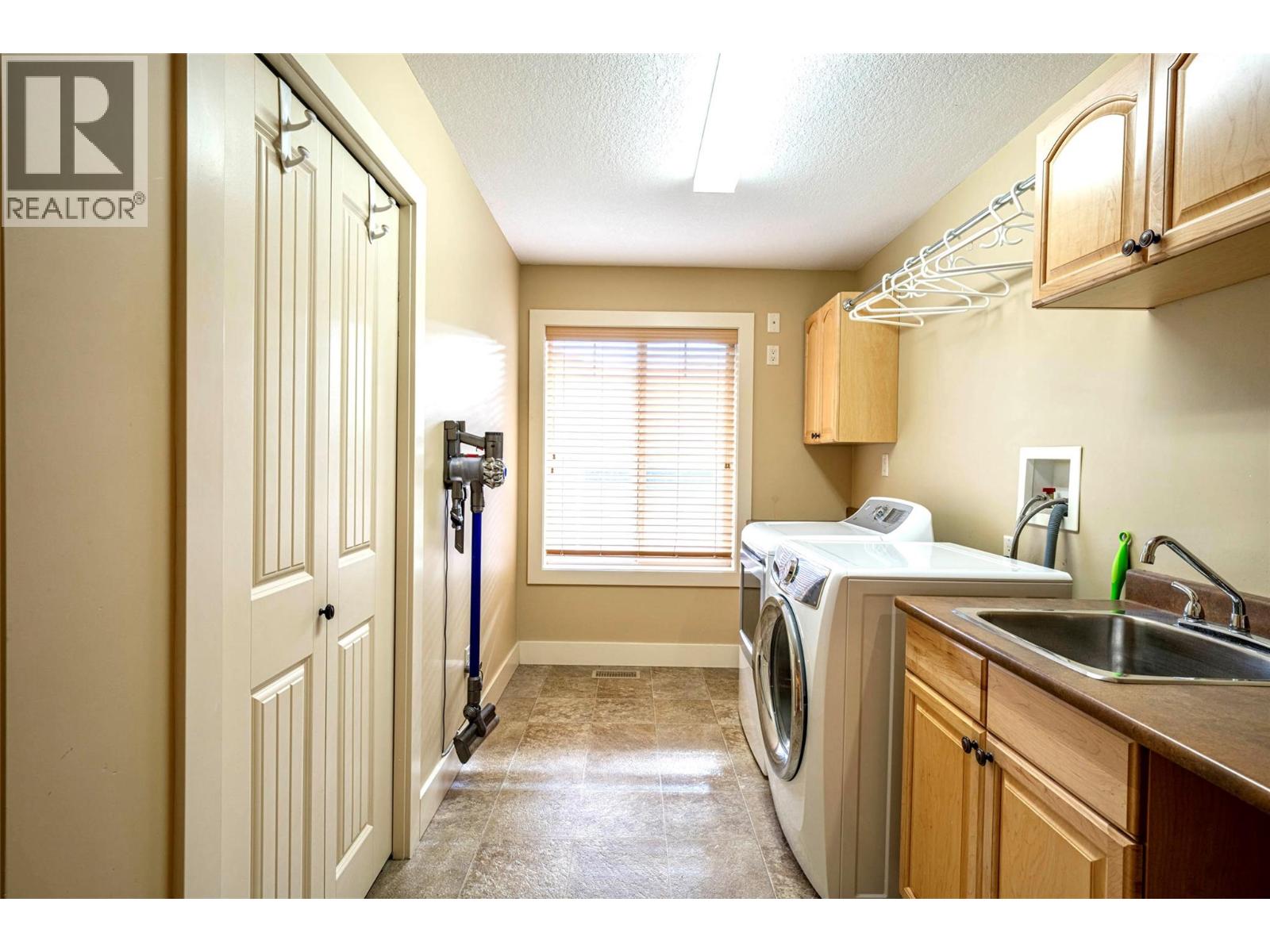 1701 MOUNTAIN VIEW AVENUE - 31