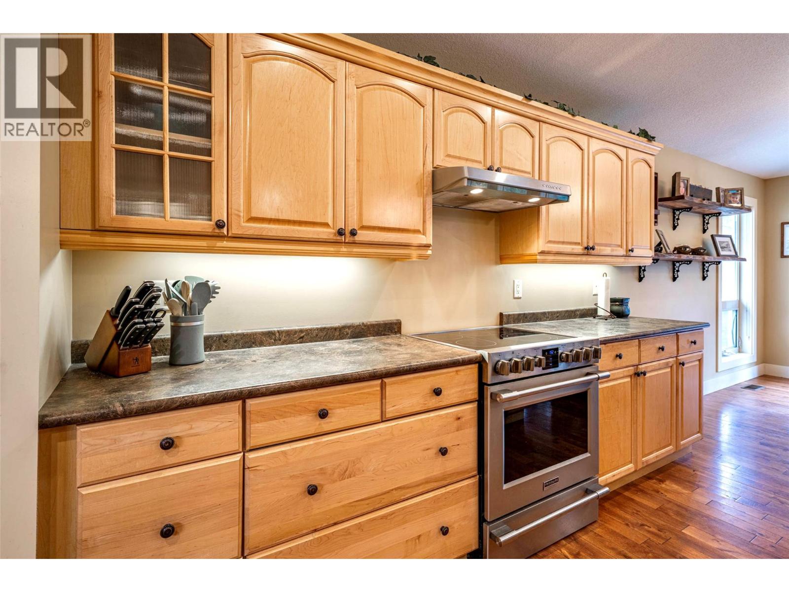 1701 MOUNTAIN VIEW AVENUE - 10