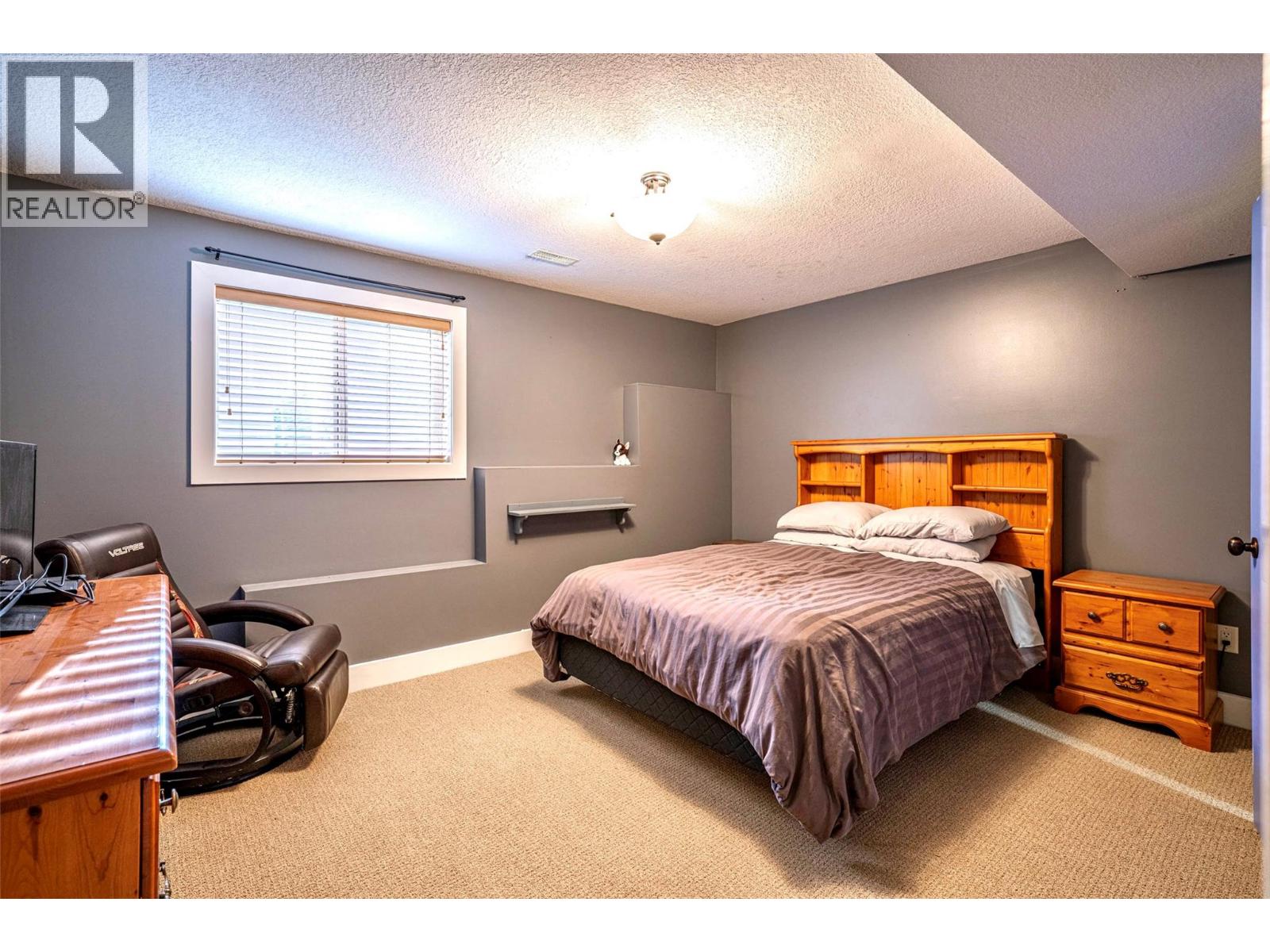 1701 MOUNTAIN VIEW AVENUE - 36