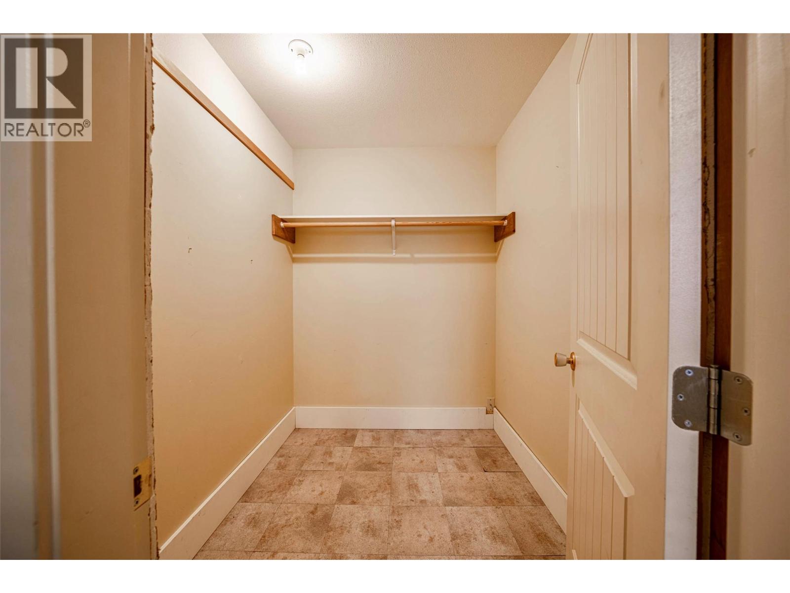 1701 MOUNTAIN VIEW AVENUE - 57