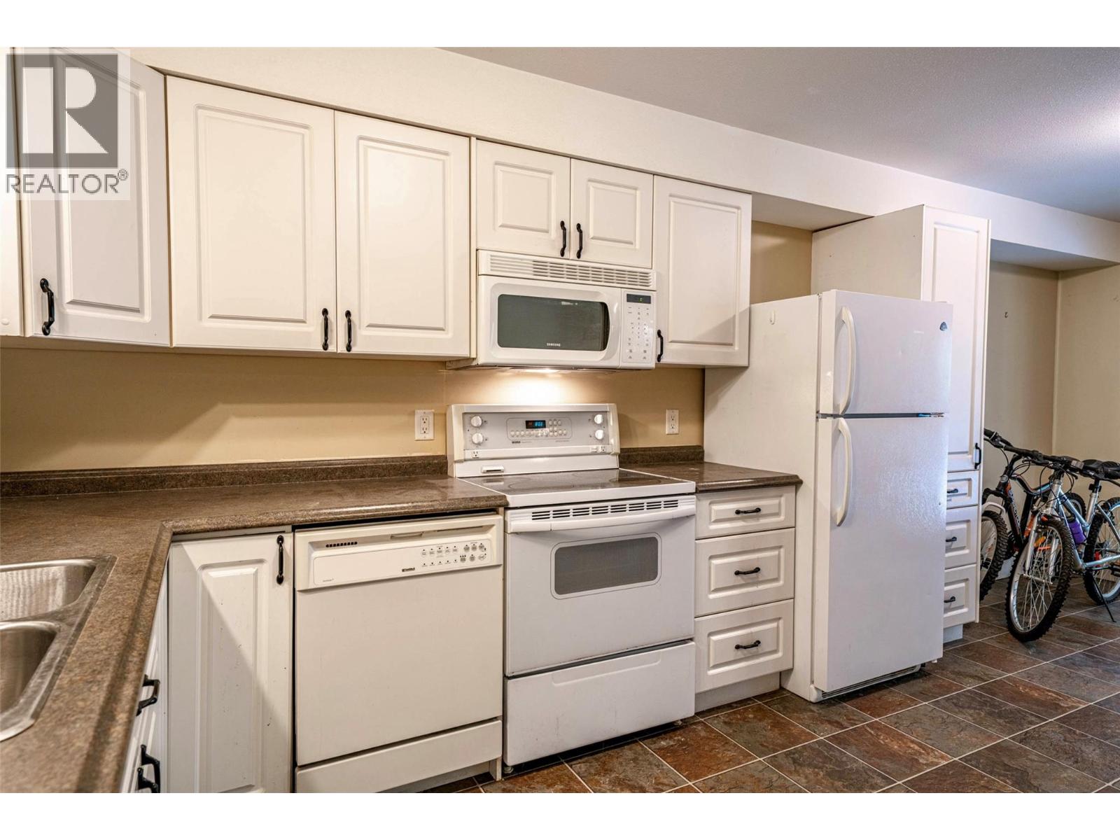 1701 MOUNTAIN VIEW AVENUE - 54