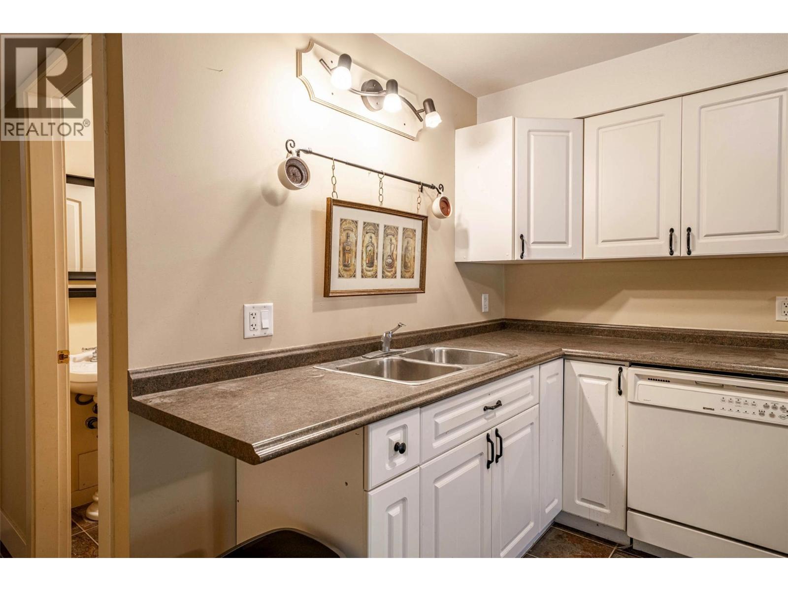 1701 MOUNTAIN VIEW AVENUE - 53