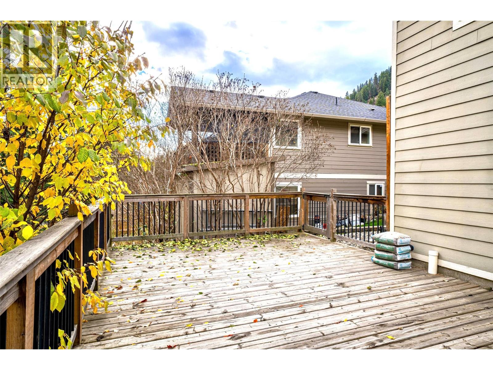 1701 MOUNTAIN VIEW AVENUE - 63