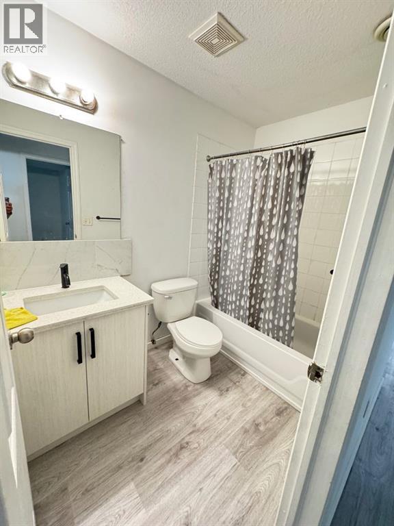 Single Family House Bi-level for Sale in  Tarawood Road NE Taradale Calgary 