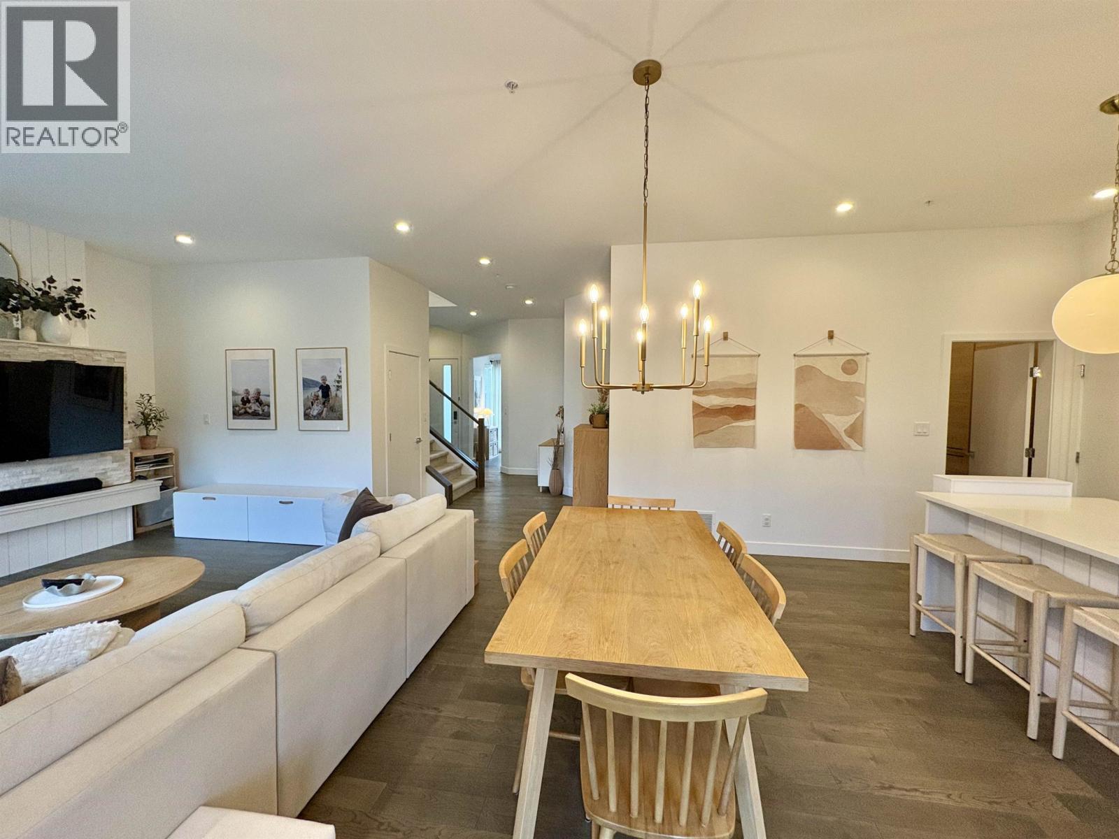 39212 CARDINAL DRIVE, Squamish