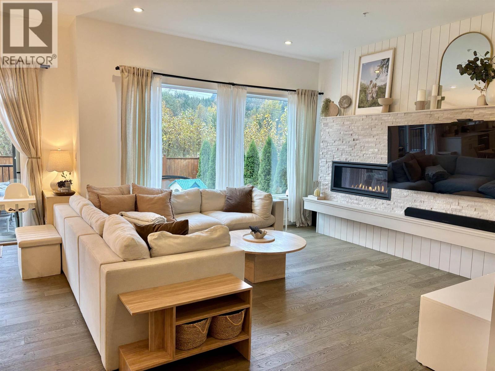 39212 CARDINAL DRIVE, Squamish