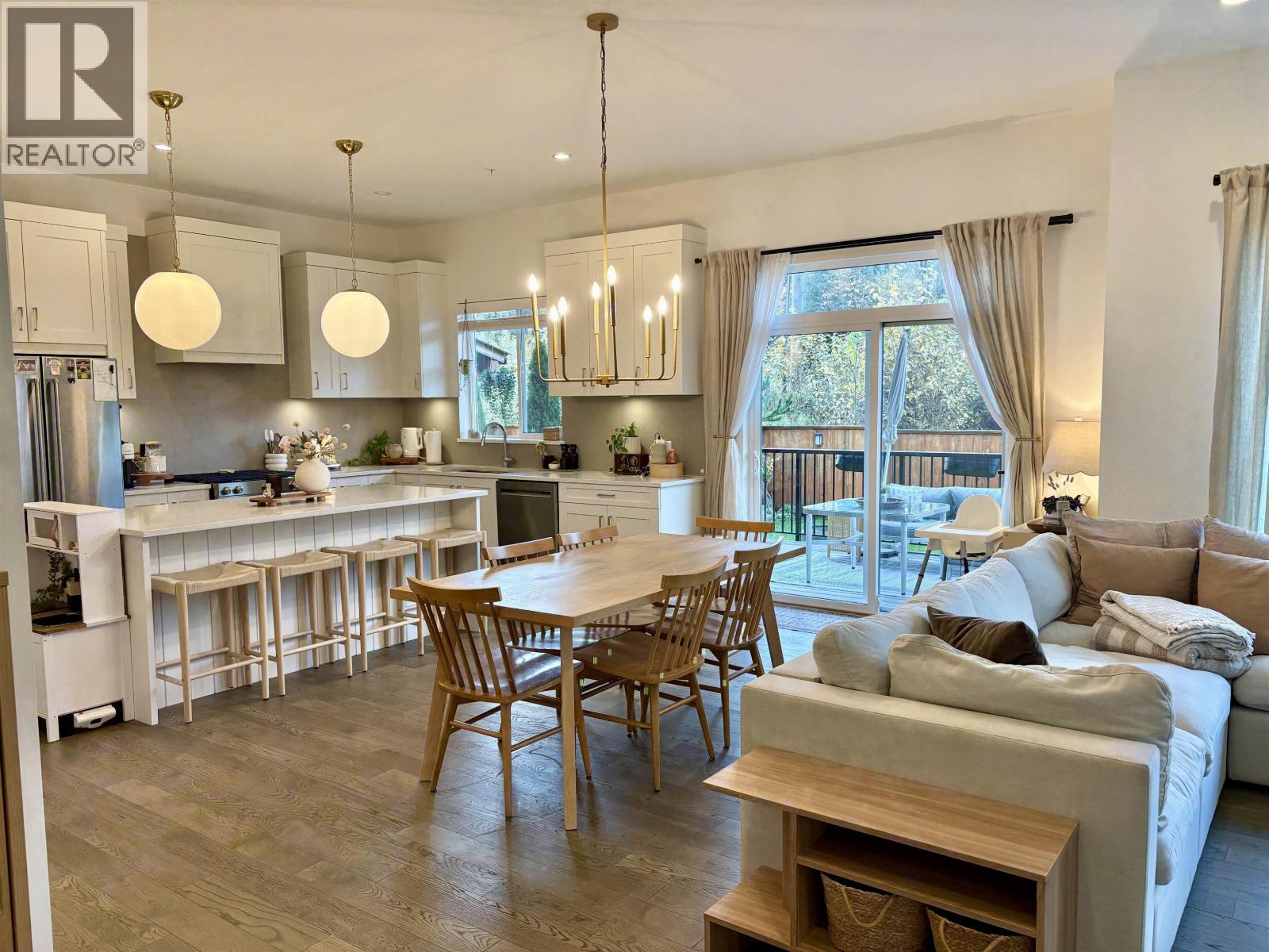 39212 CARDINAL DRIVE, Squamish