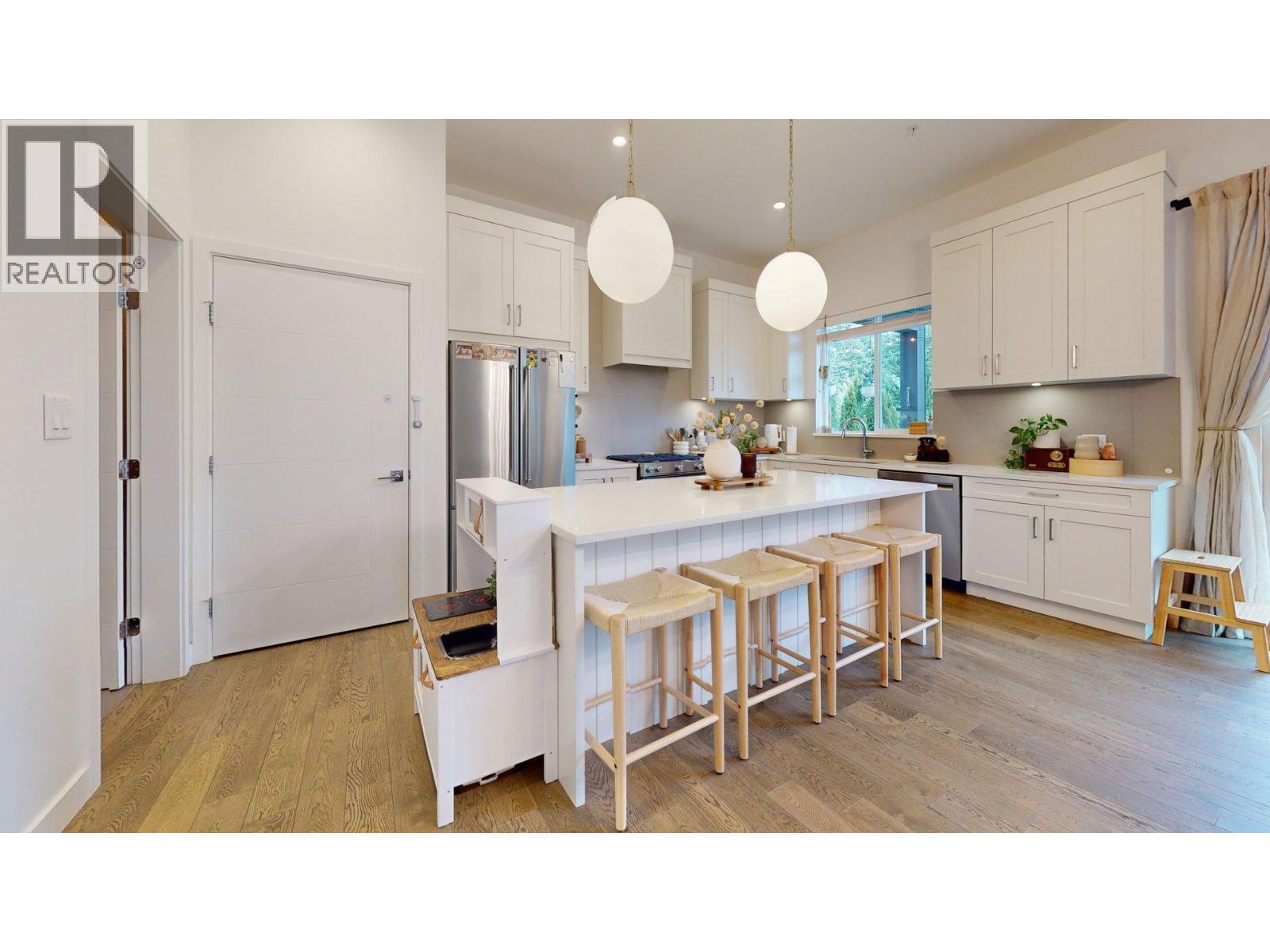 39212 CARDINAL DRIVE, Squamish