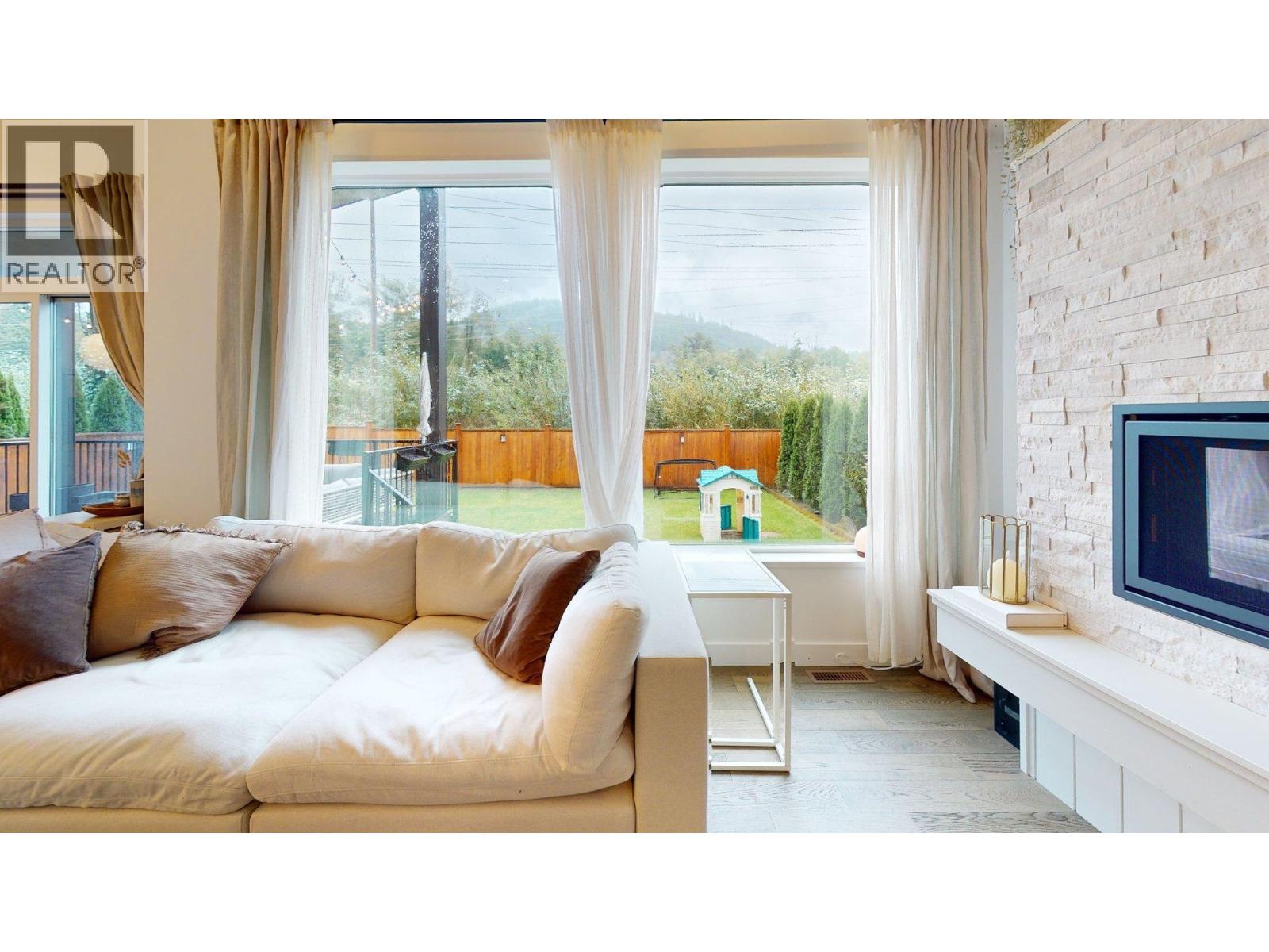 39212 CARDINAL DRIVE, Squamish