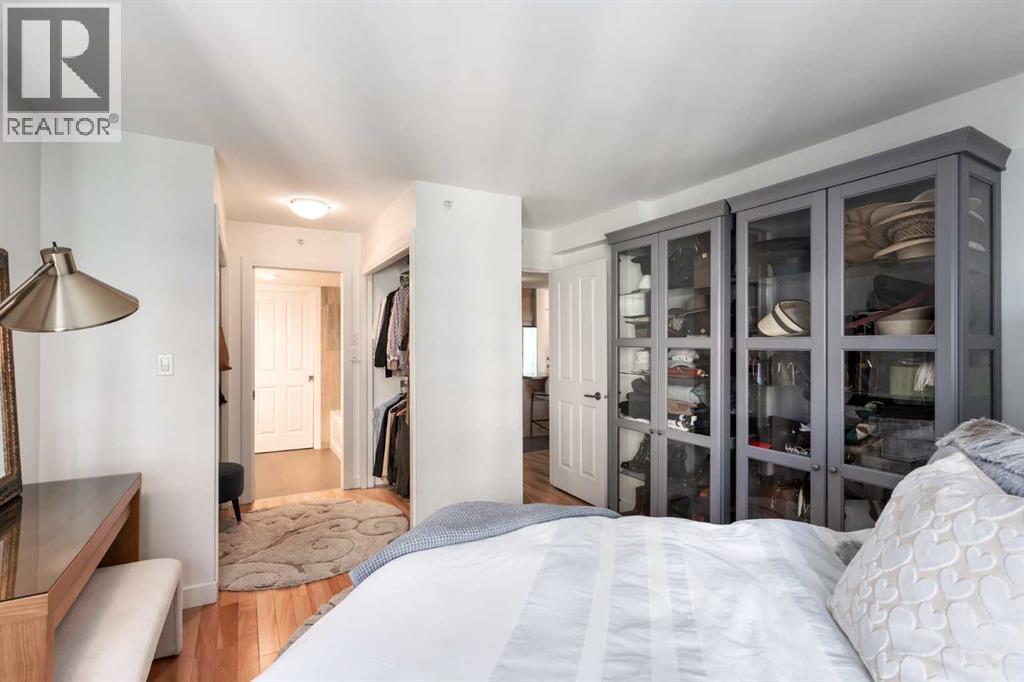 Single Family House for Sale in    Avenue SW Eau Claire Calgary 