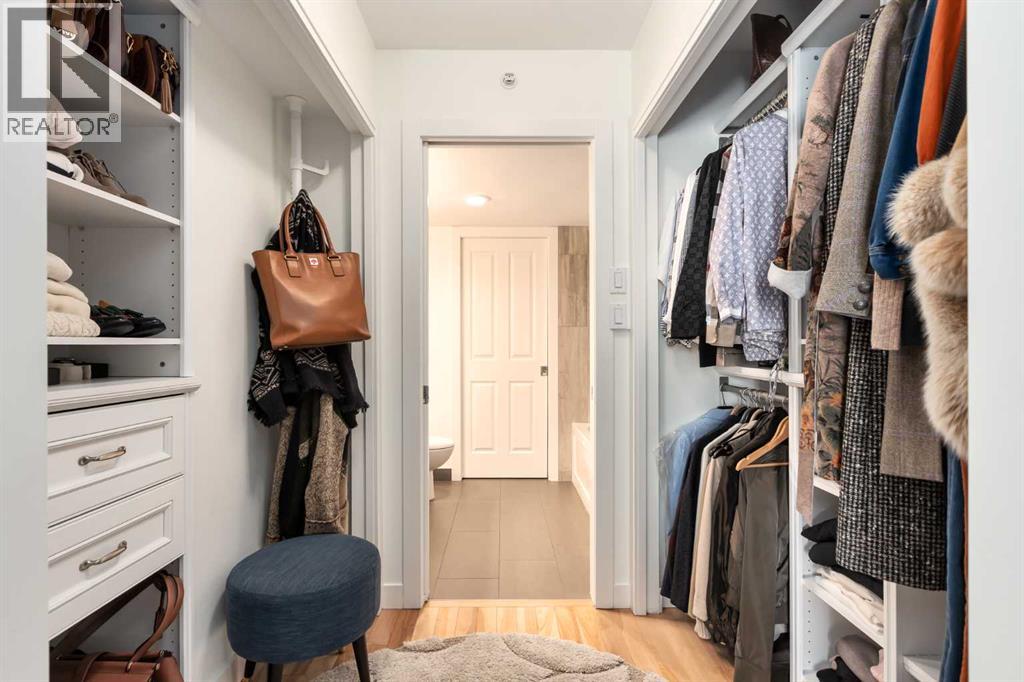 Single Family House for Sale in    Avenue SW Eau Claire Calgary 