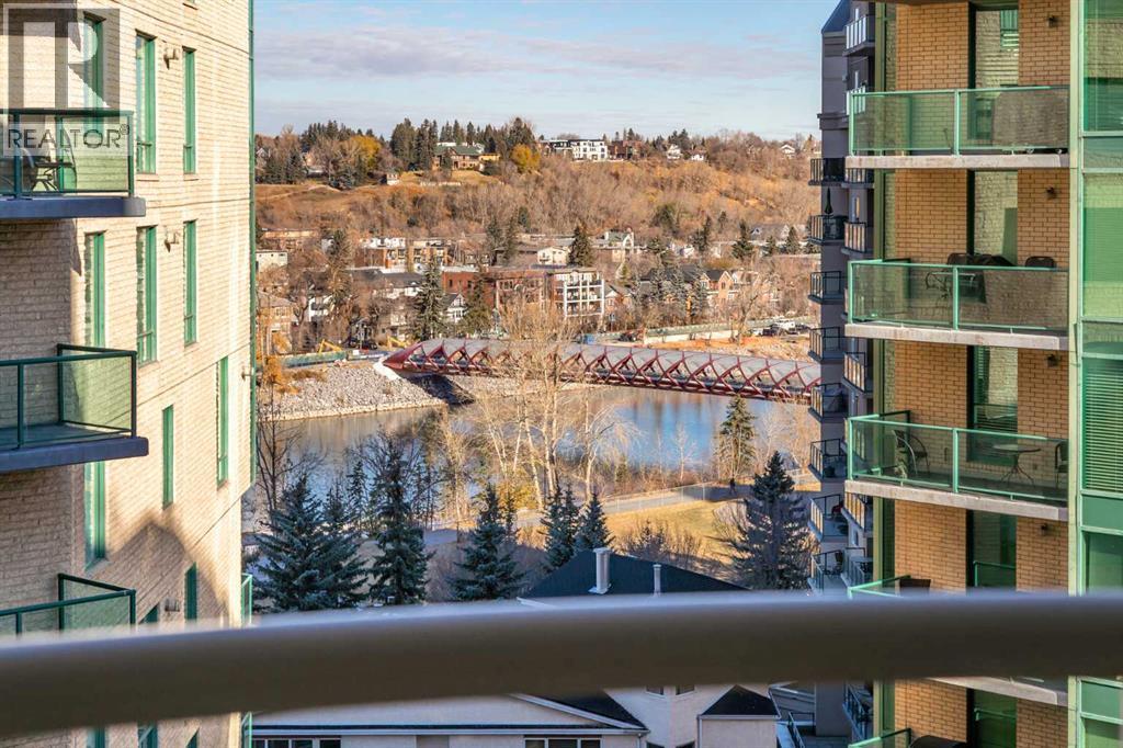 Single Family House for Sale in    Avenue SW Eau Claire Calgary 