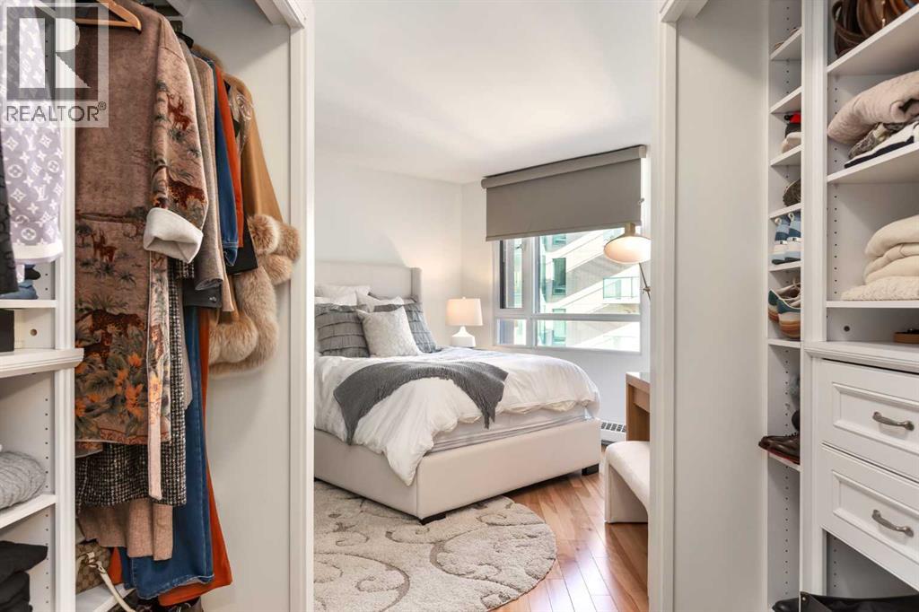 Single Family House for Sale in    Avenue SW Eau Claire Calgary 