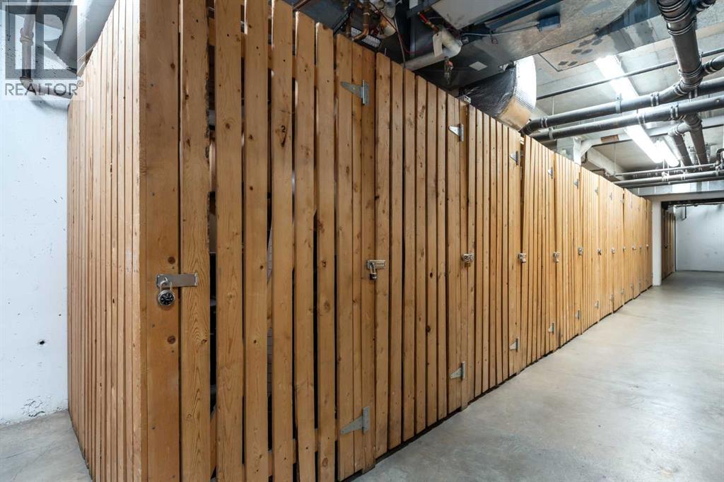 Single Family House for Sale in    Avenue SW Eau Claire Calgary 