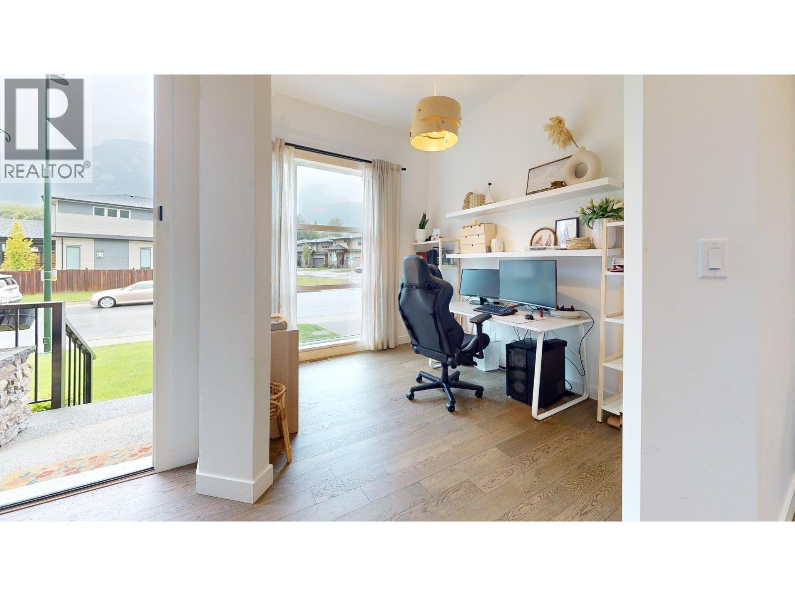 39212 CARDINAL DRIVE, Squamish