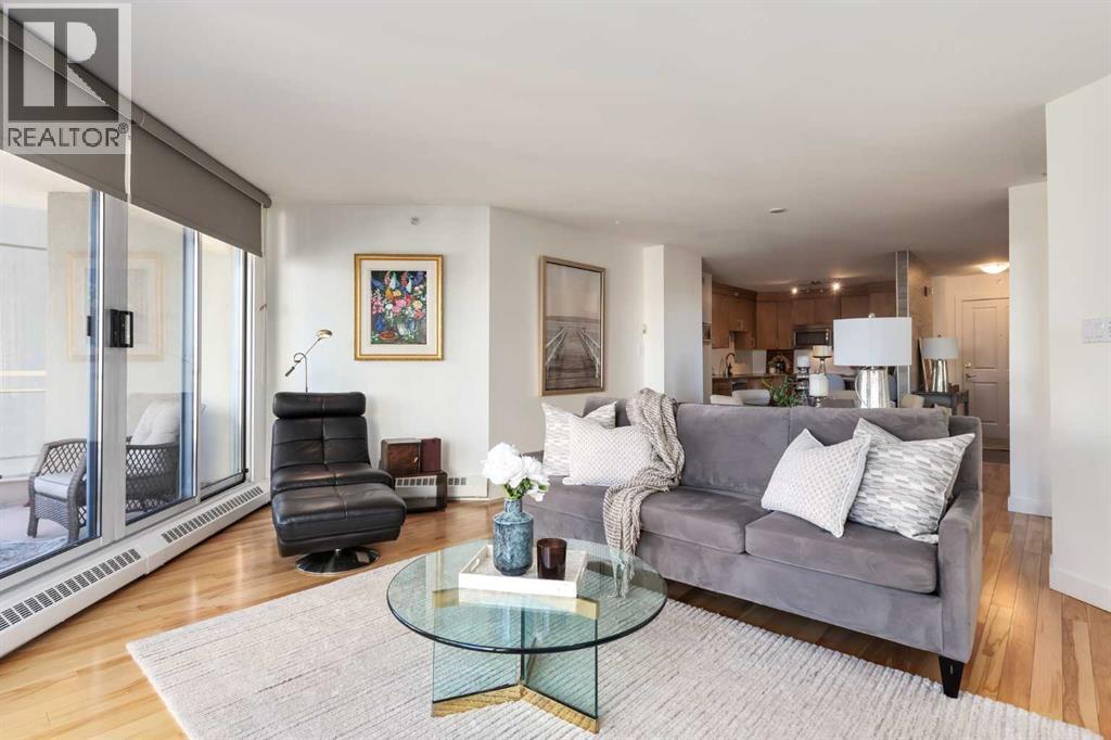 Single Family House for Sale in    Avenue SW Eau Claire Calgary 